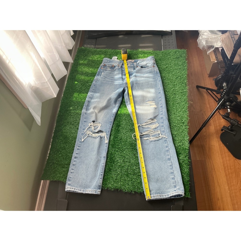 Levis Premium Wedgie Straight Distressed Jeans Light Wash W28 L28 34964-0177